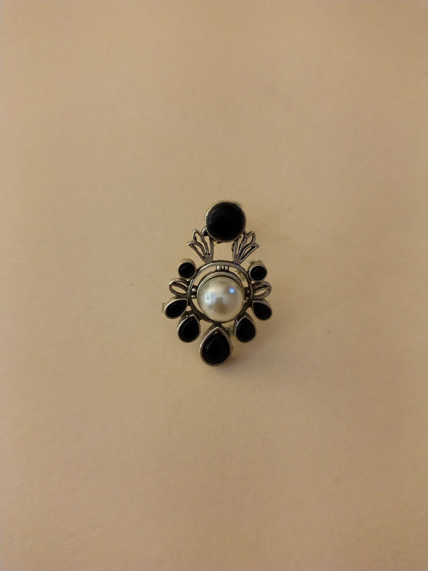 Elegant Ruby-Tone Stud Earrings with Central Pearl Accent